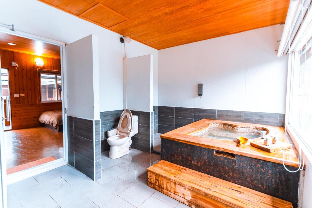 Cdr Hotspring Resort Liugui Exteriör bild