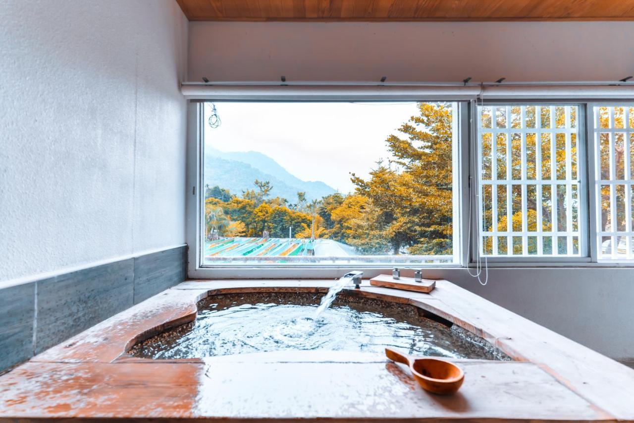 Cdr Hotspring Resort Liugui Exteriör bild