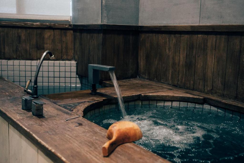 Cdr Hotspring Resort Liugui Exteriör bild